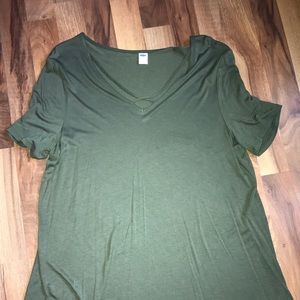 Old Navy v-neck shirt